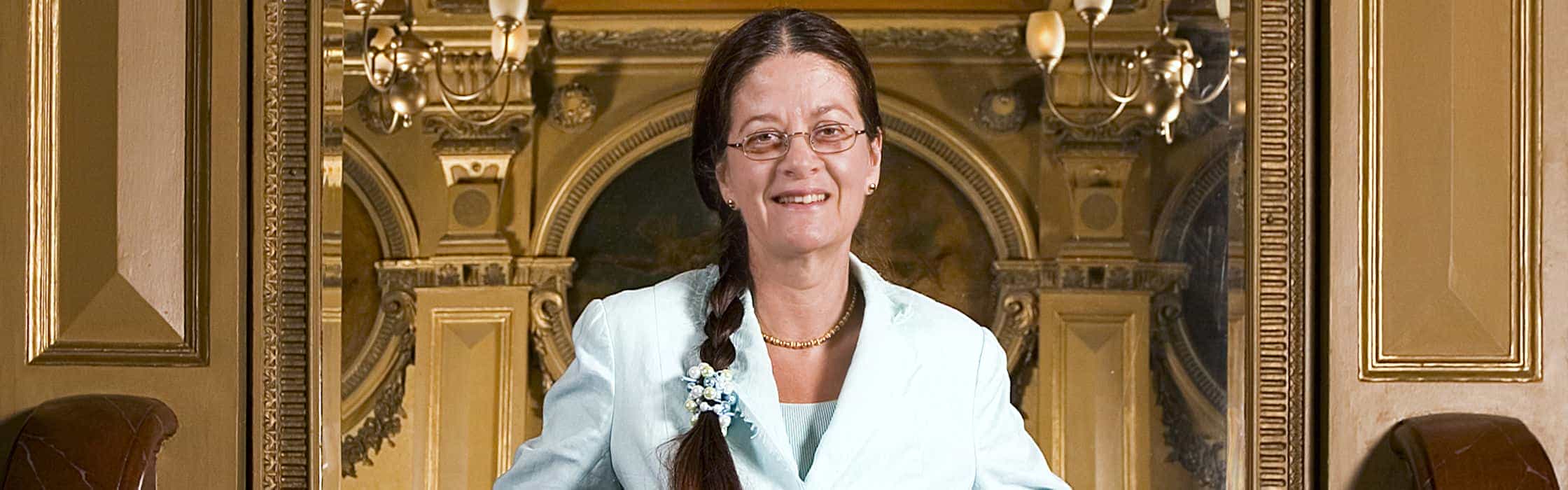 Ellen Kent