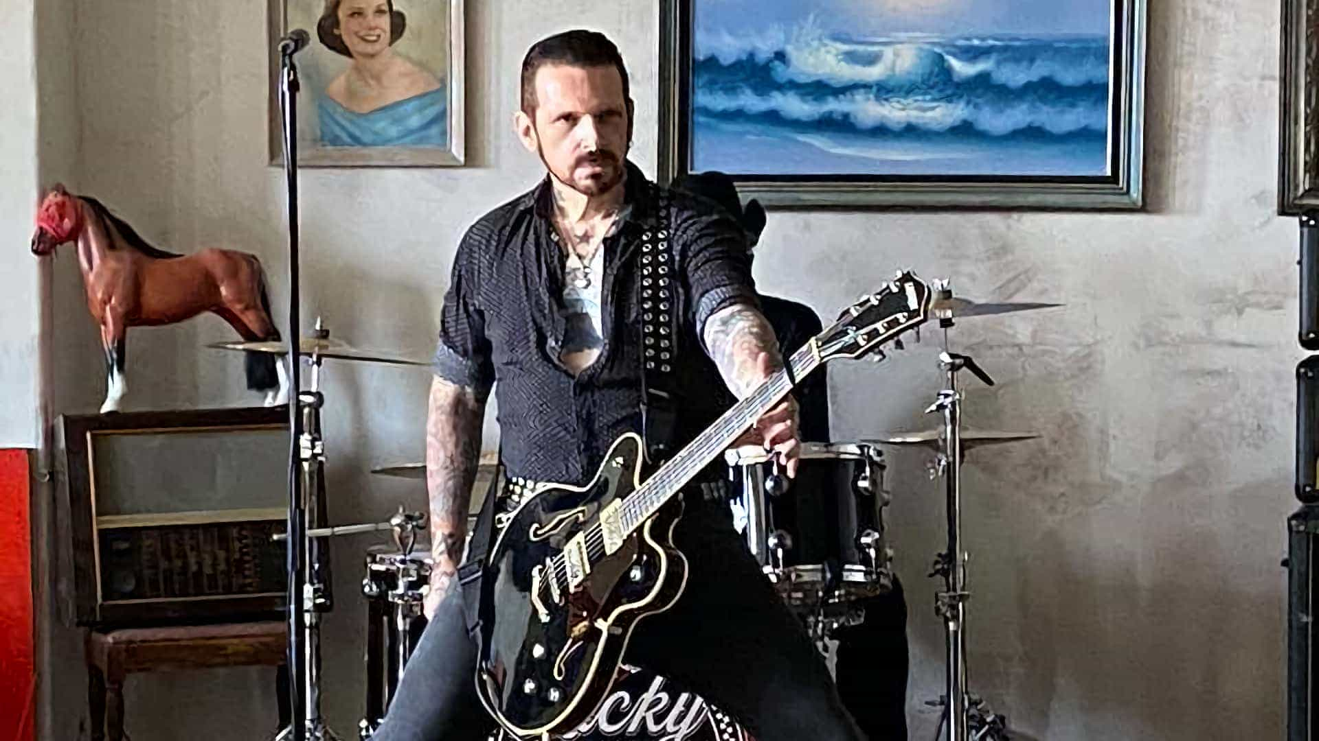 Ricky Warwick & The Fighting Hearts