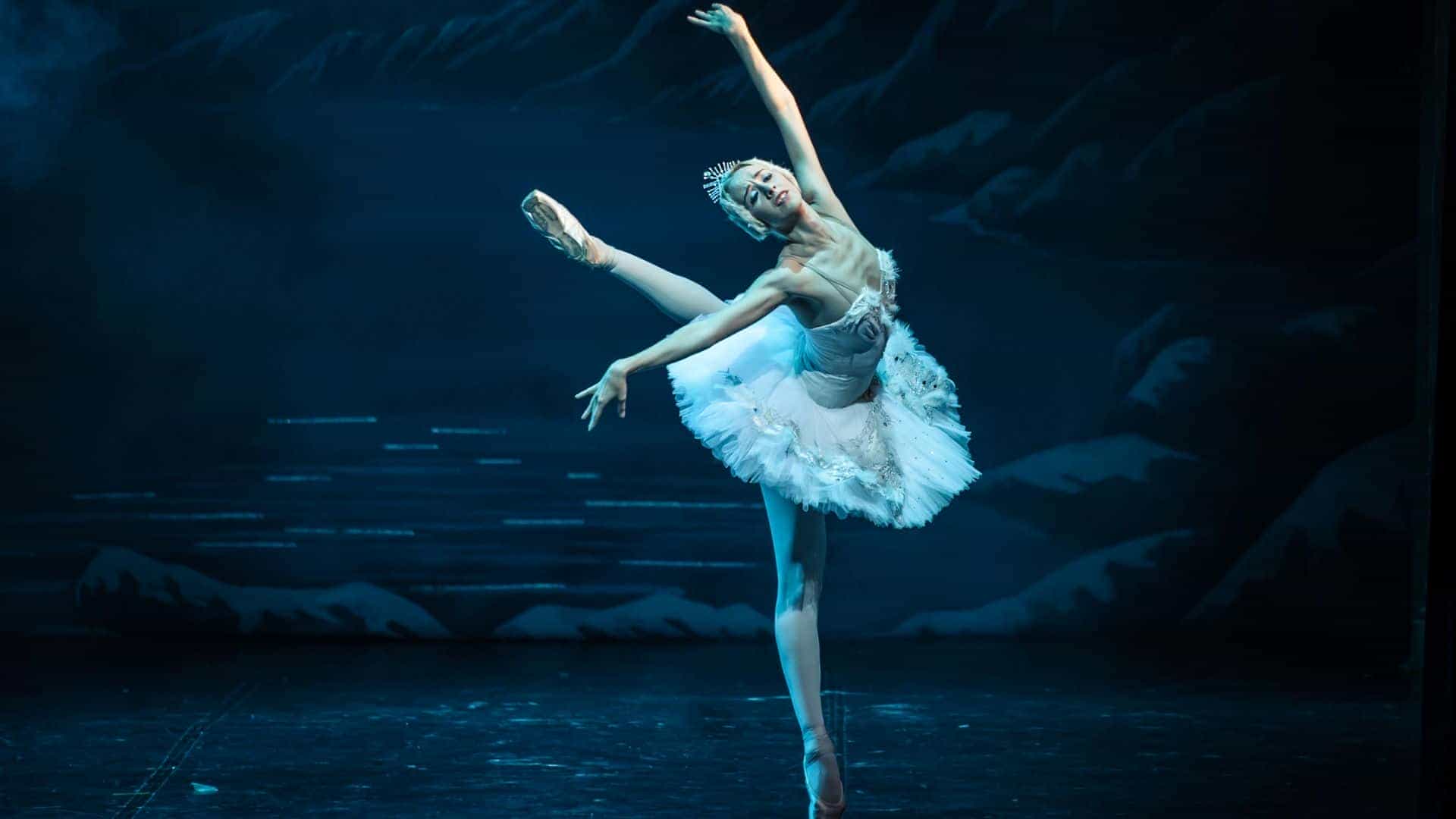 Crown Ballet - Swan Lake