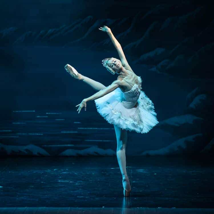 Crown Ballet - Swan Lake