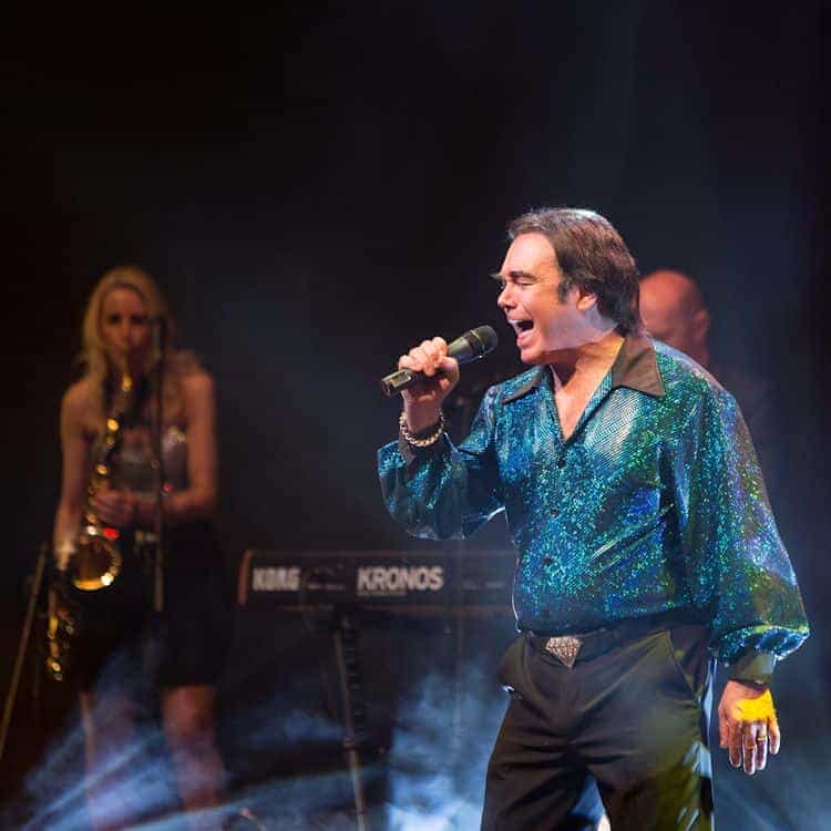 Sweet Caroline - Neil Diamond: The Ultimate Tribute