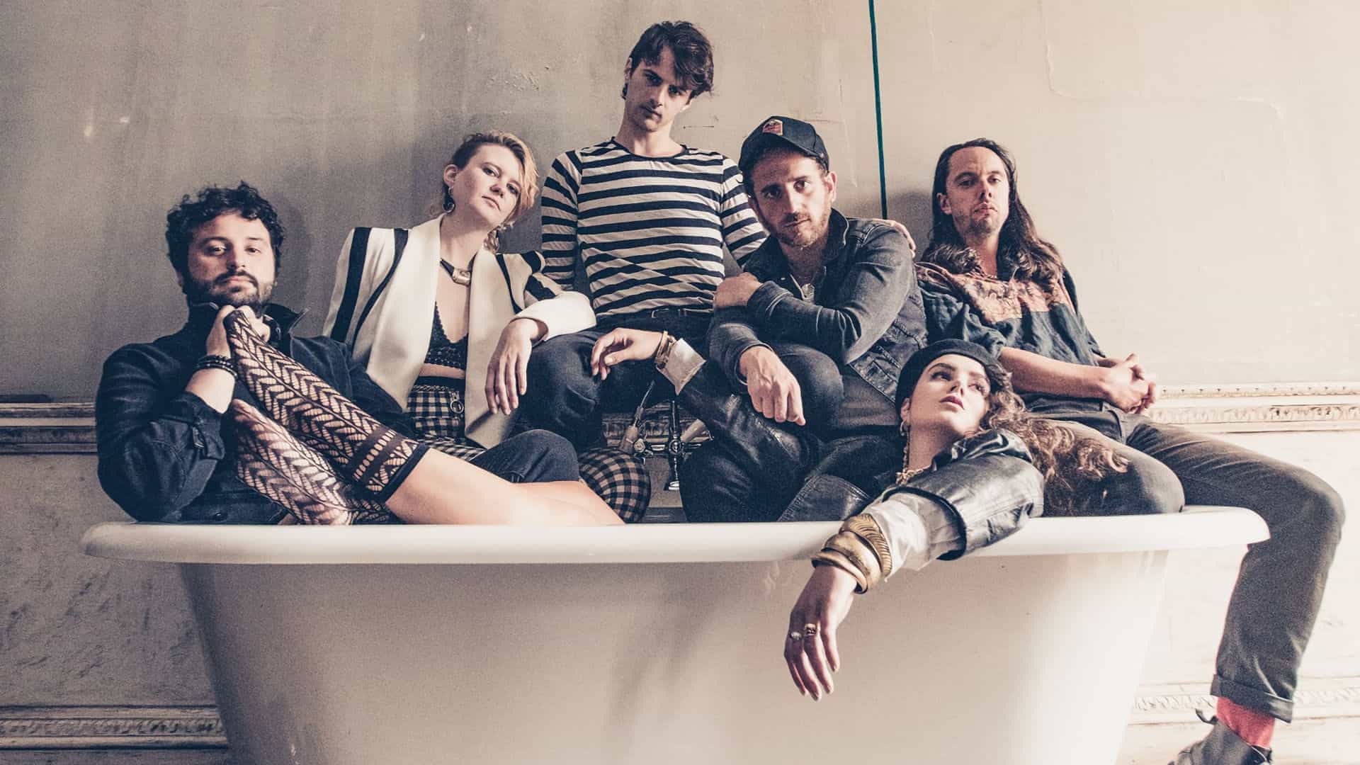 Holy Moly & The Crackers