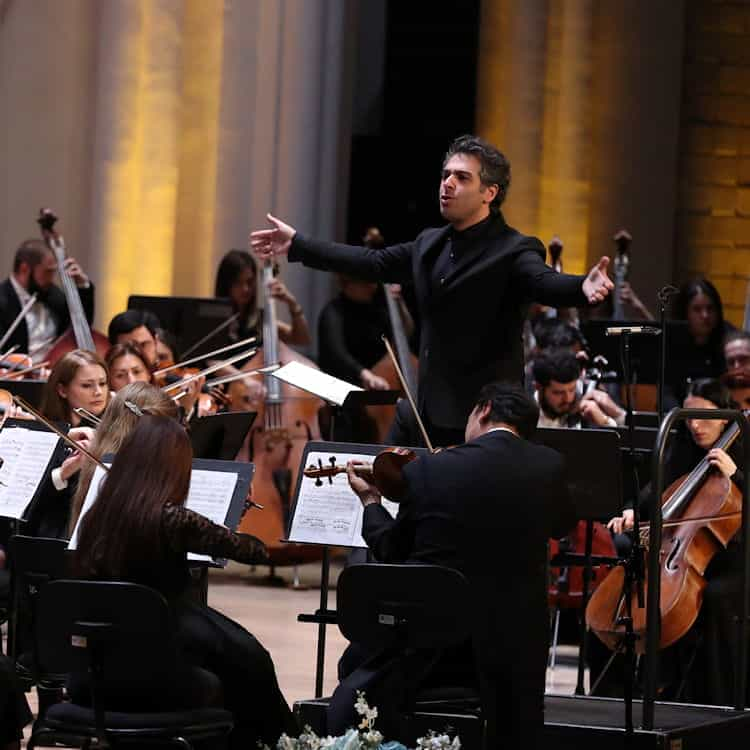 Armenian State Symphony Orchestra & Jennifer Pike