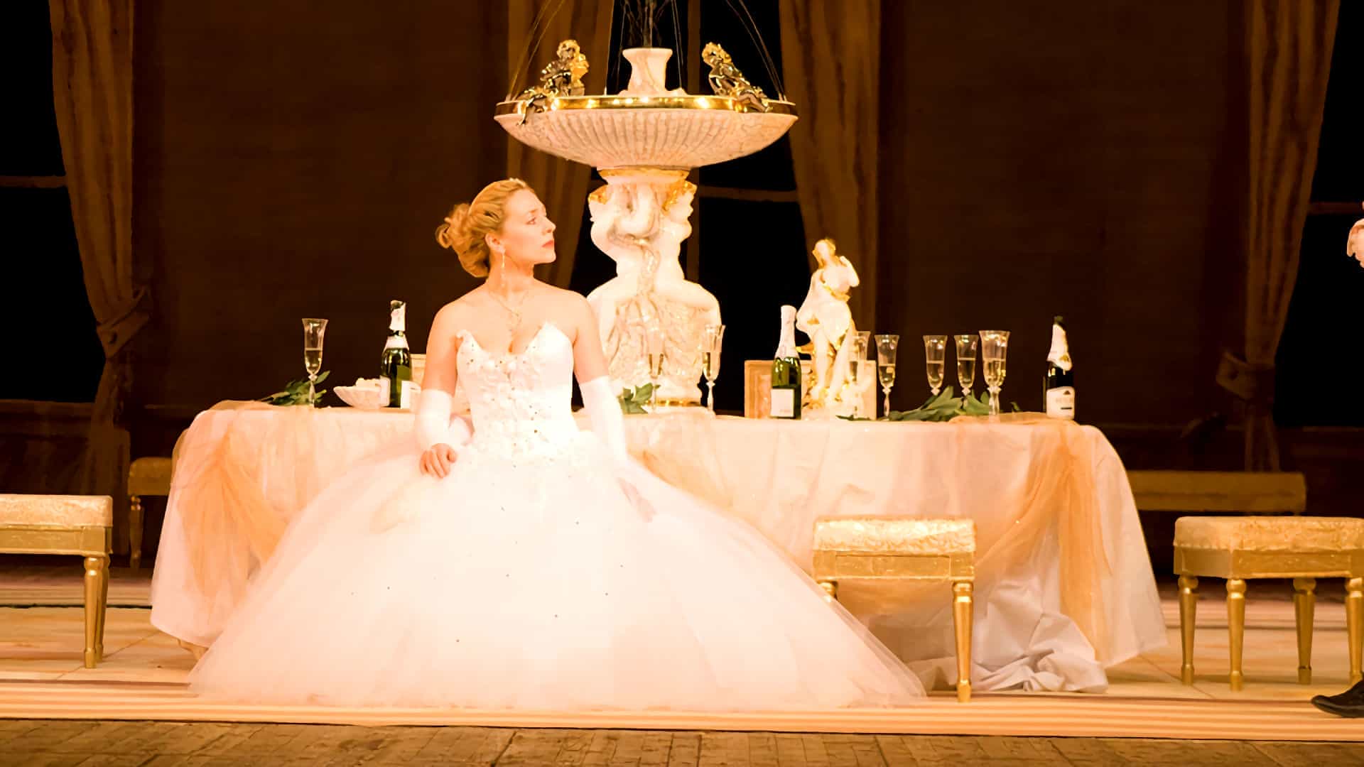 Ellen Kent's La Traviata