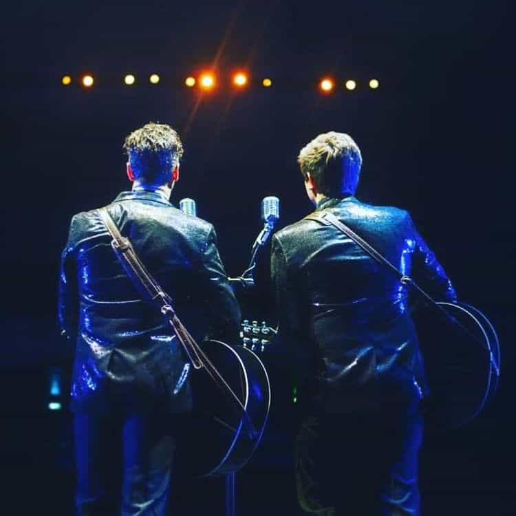 Walk Right Back - The Everly Brothers Story
