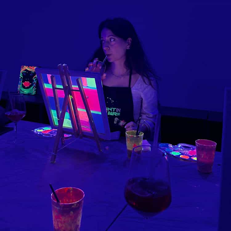 Neon Brush - Paint in the Dark Experience
