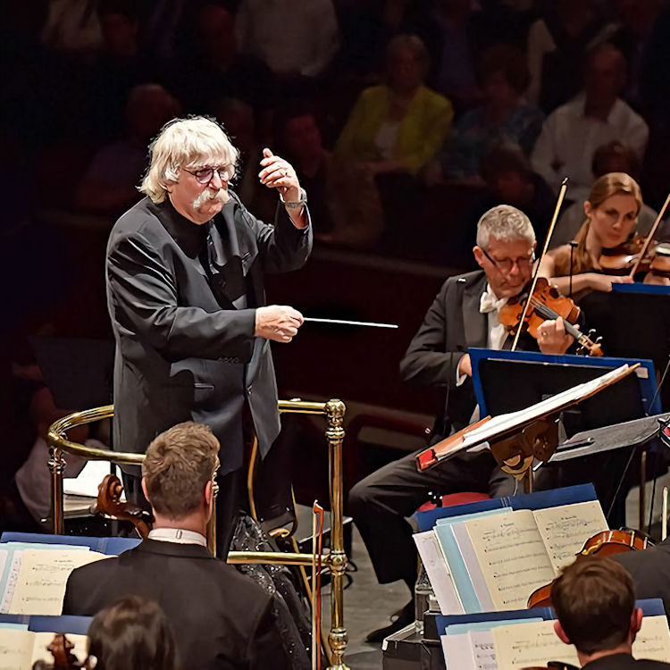 Sir Karl Jenkins conducts The Armed Man