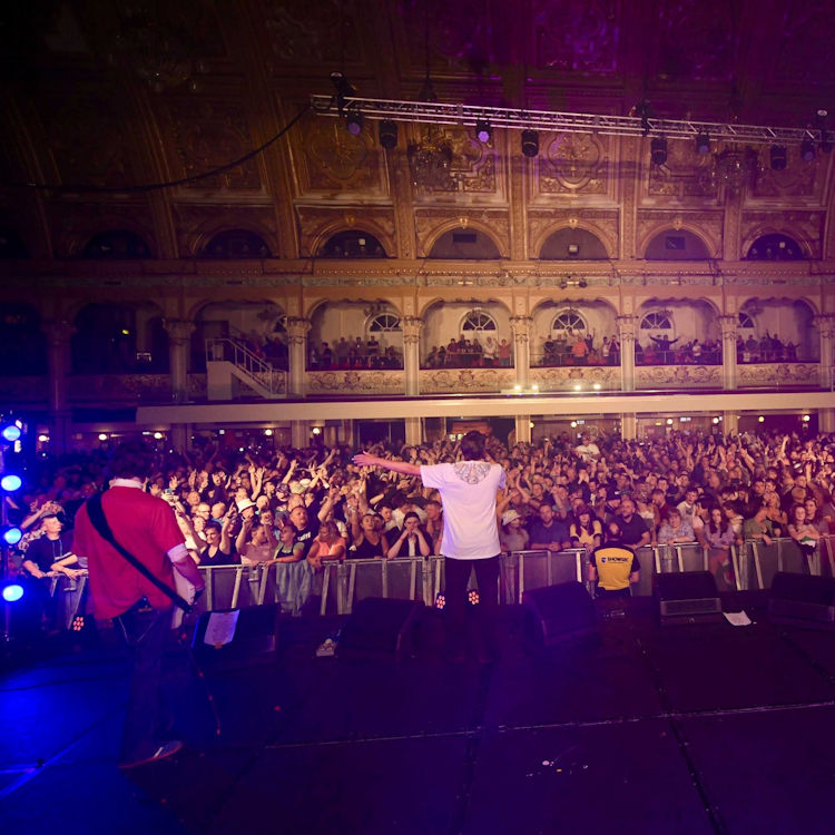 The Clone Roses + Oas-is + The James Experience