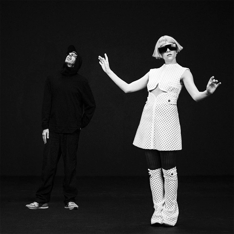 TOMORA (Tom Rowlands & AURORA)