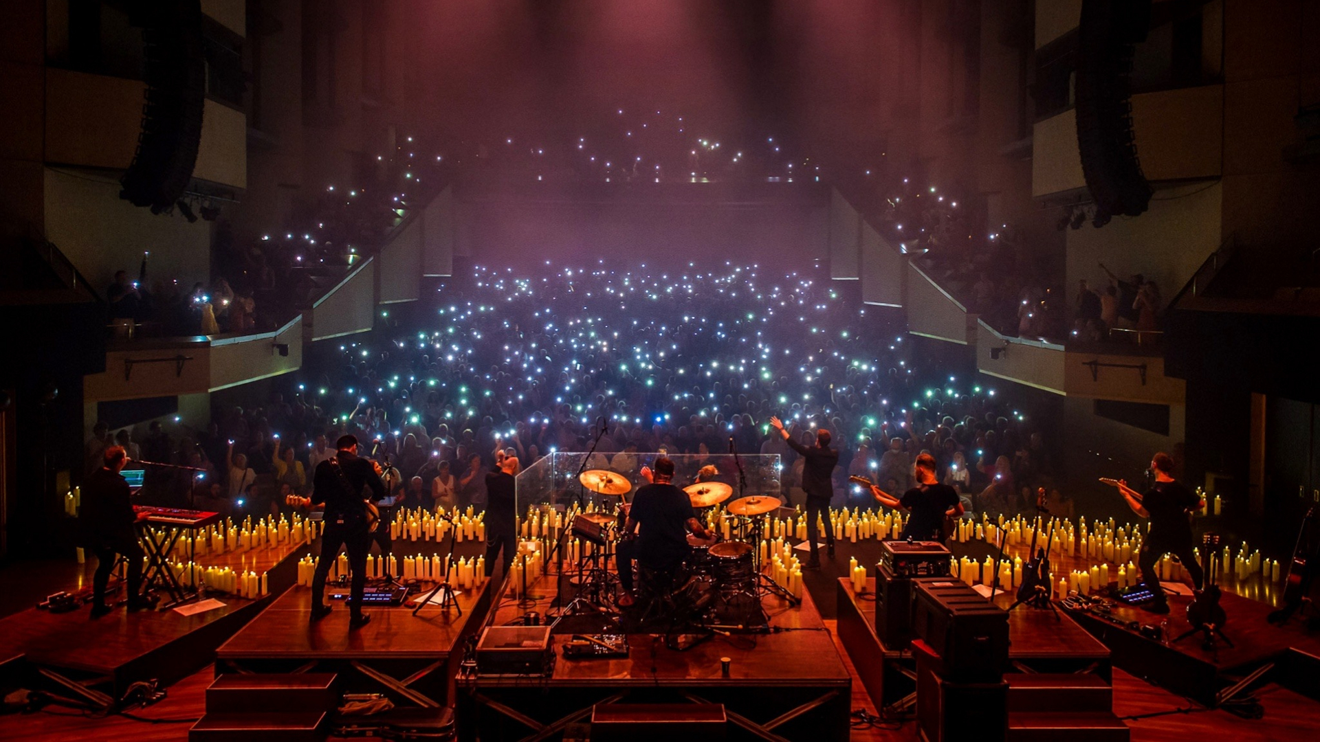 The Music of Oasis by Candlelight