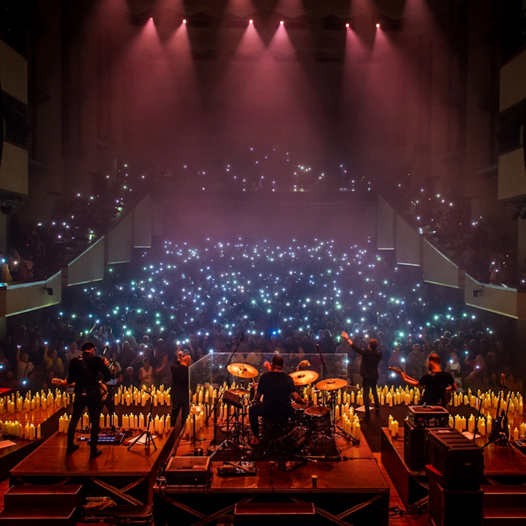The Music of Oasis by Candlelight