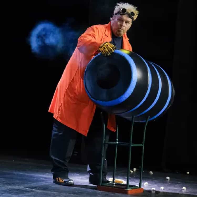 Doktor Kaboom and the Wheel of Science