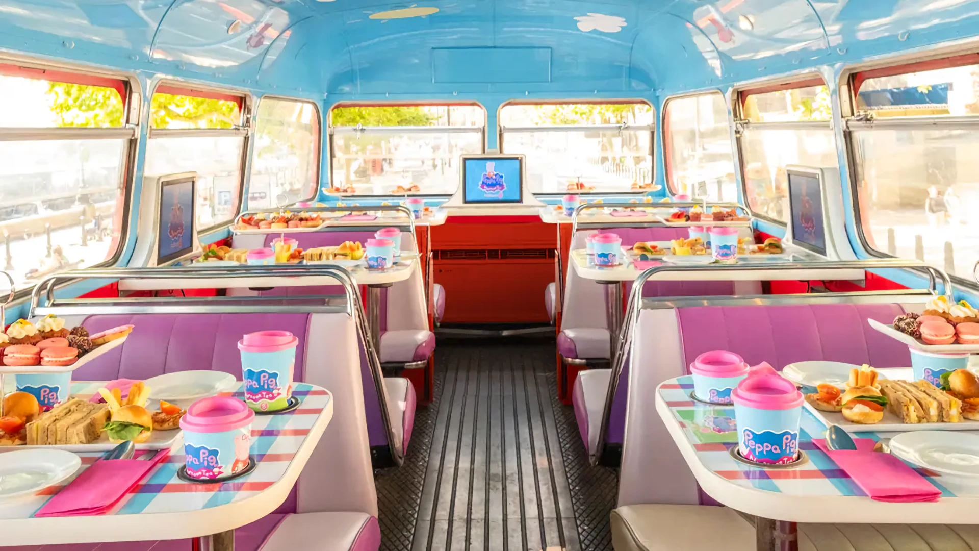 Peppa Pig Afternoon Tea Bus Tour