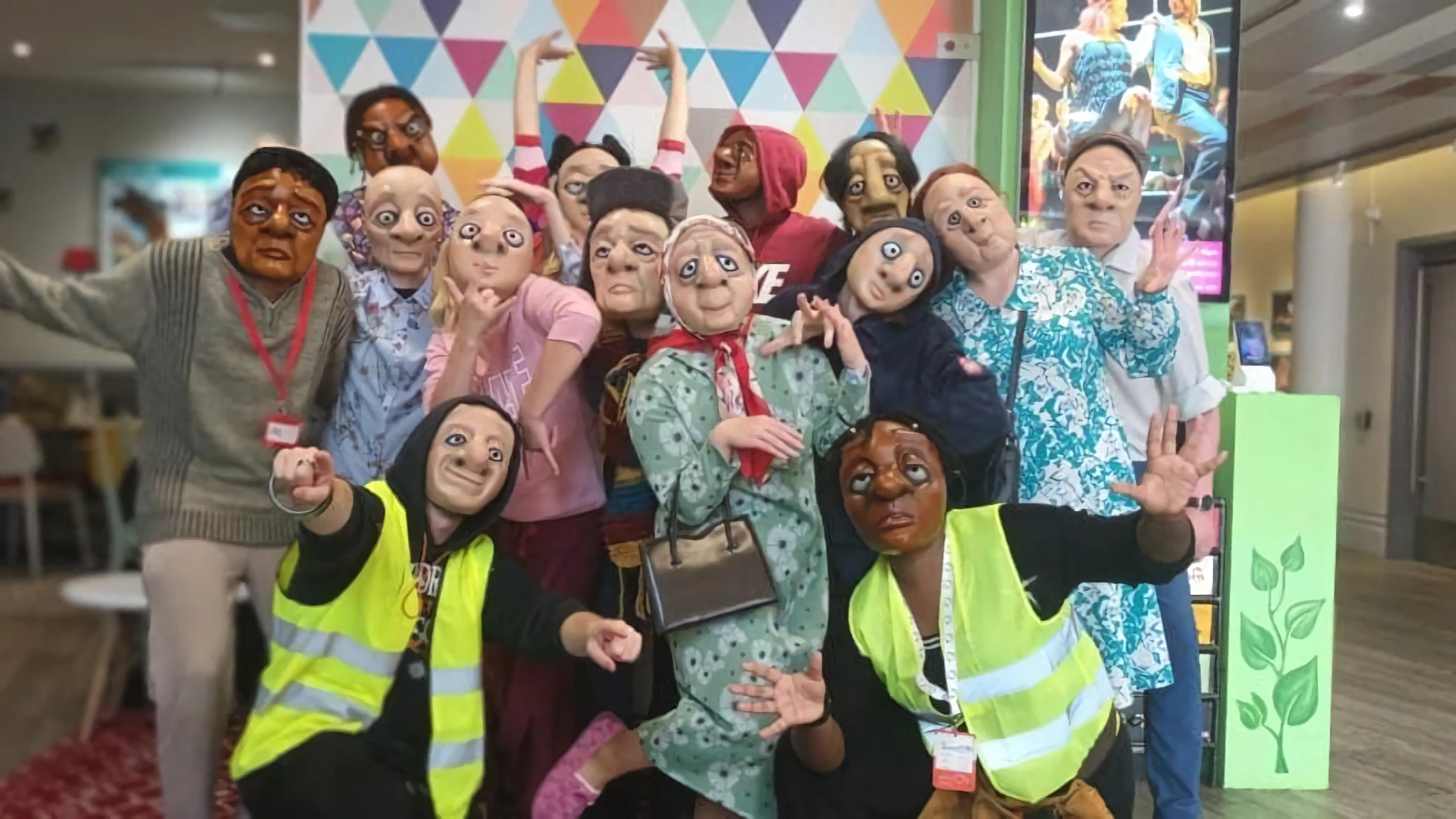 Vamos Theatre Free Mask Taster Session