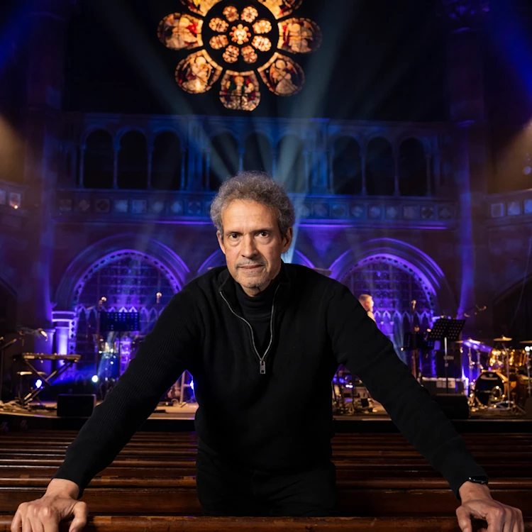 Mike Lindup (Level 42)